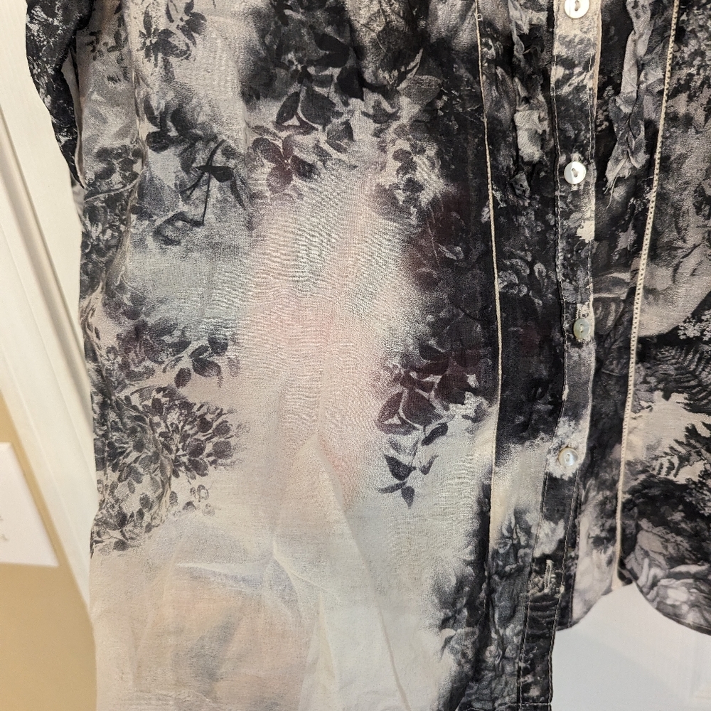 Zara blouse cream and black floral 🌹 - Picture 3 of 8